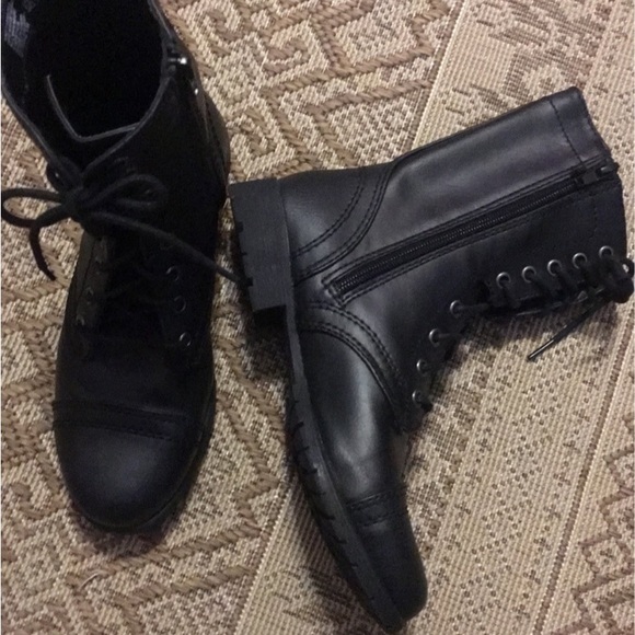 Girls Time and Tru Combat Boots size 6 - Picture 2 of 6